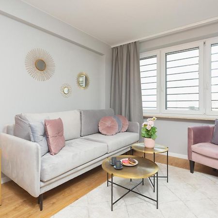 City Center Apartment Near The Vistula By Noclegi Renters Варшава Экстерьер фото