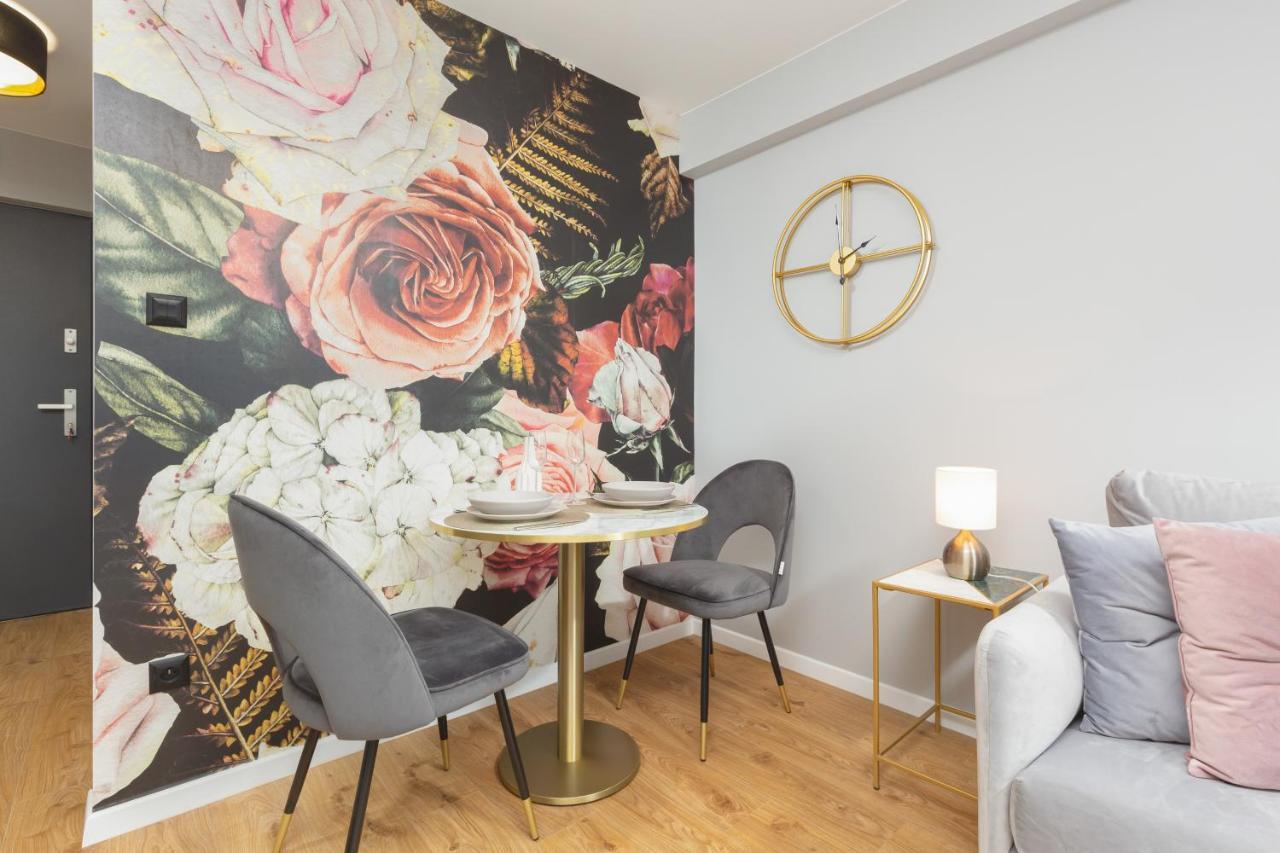 City Center Apartment Near The Vistula By Noclegi Renters Варшава Экстерьер фото