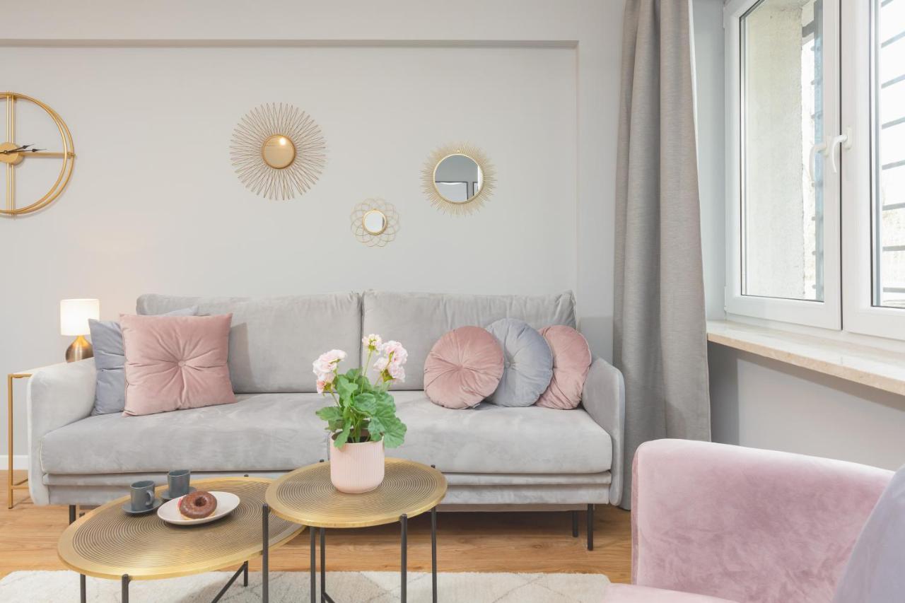 City Center Apartment Near The Vistula By Noclegi Renters Варшава Экстерьер фото